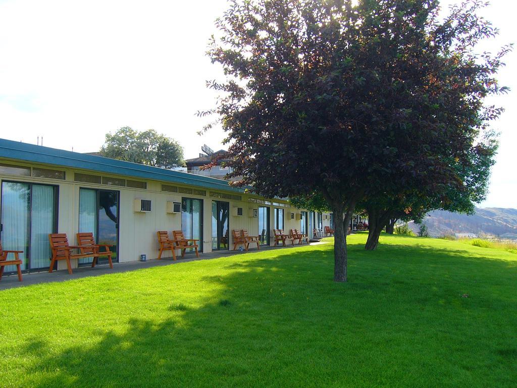 Hospitality Inn Камлупс Екстериор снимка