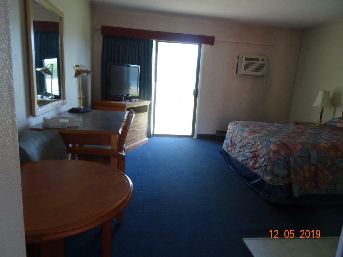 Hospitality Inn Камлупс Екстериор снимка